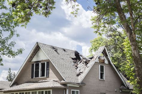 Contractor damaged homes for insurance payouts, MN cops say.
